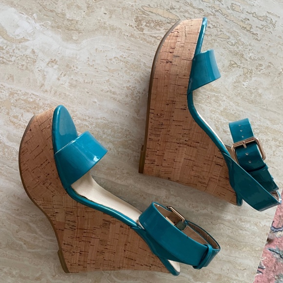 Aldo turquoise teal patent leather cork sandals, US 8.5, EUC - Picture 5 of 6